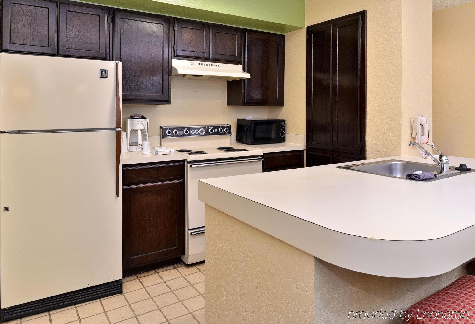 Americas Best Value Inn & Suites Extended Stay - Талса Екстер'єр фото