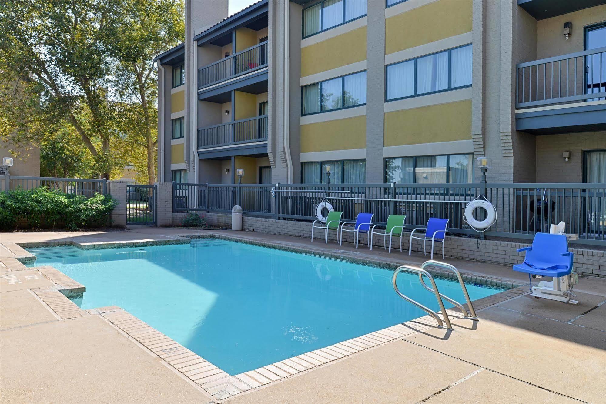 Americas Best Value Inn & Suites Extended Stay - Талса Екстер'єр фото